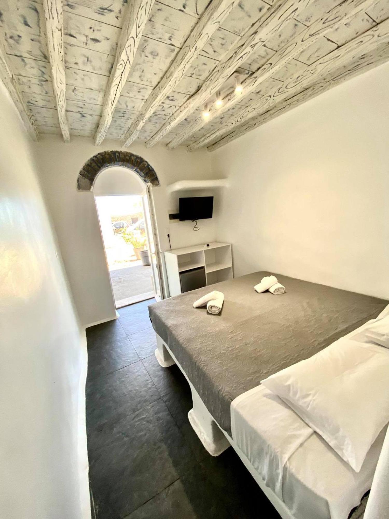 Mykonos Vibes Airport Studios And Apartments Mykonos Town Exterior photo