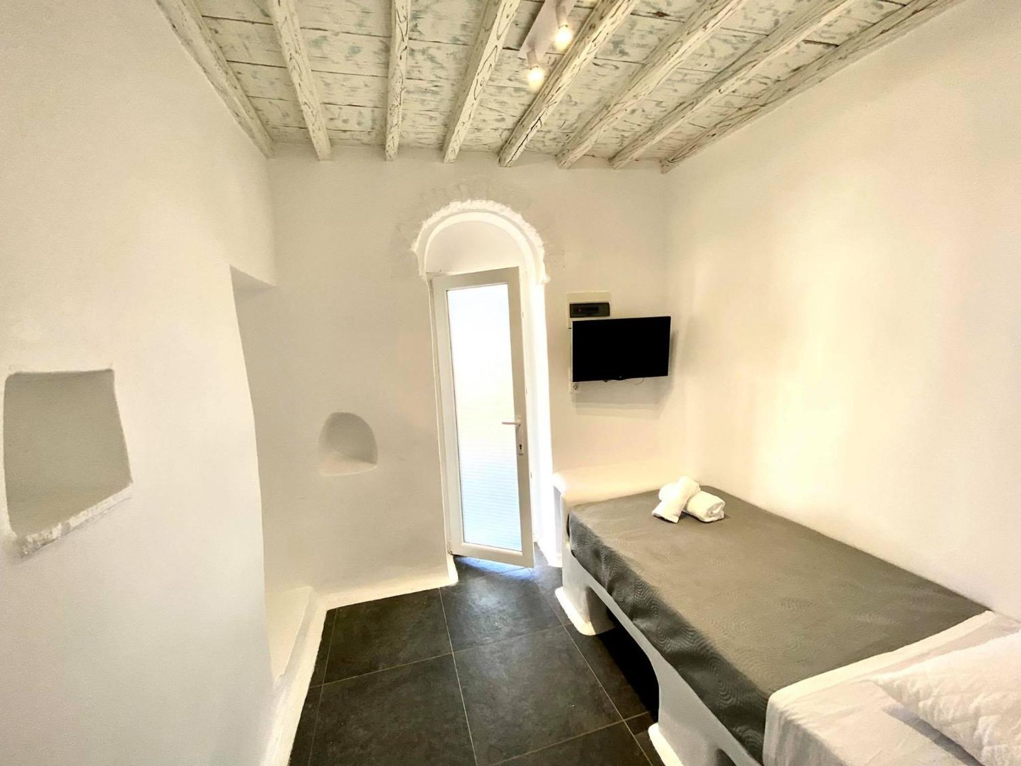 Mykonos Vibes Airport Studios And Apartments Mykonos Town Exterior photo